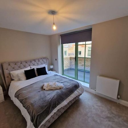 Stunning Newbuilt 3 Bed House Sleeps 9 Vila Edmonton Exterior foto