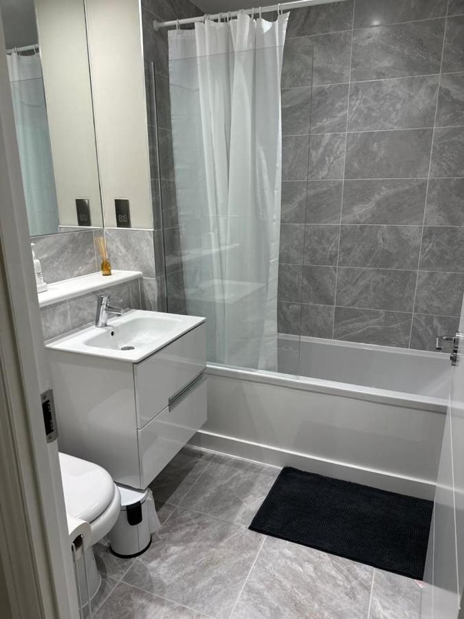 Stunning Newbuilt 3 Bed House Sleeps 9 Vila Edmonton Exterior foto